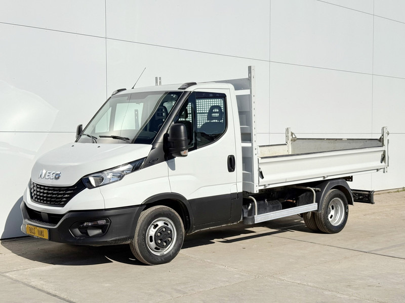 Iveco Daily 35C14 Kipper Dubbellucht Trekhaak Airco Cruise Control Lucht Geveerde Stoel - Mali kamion kiper: slika Iveco Daily 35C14 Kipper Dubbellucht Trekhaak Airco Cruise Control Lucht Geveerde Stoel - Mali kamion kiper Iveco Daily 35C14 Kipper Dubbellucht Trekhaak Airco Cruise Control Lucht Geveerde Stoel - Mali kamion kiper: slika Iveco Daily 35C14 Kipper Dubbellucht Trekhaak Airco Cruise Control Lucht Geveerde Stoel - Mali kamion kiper