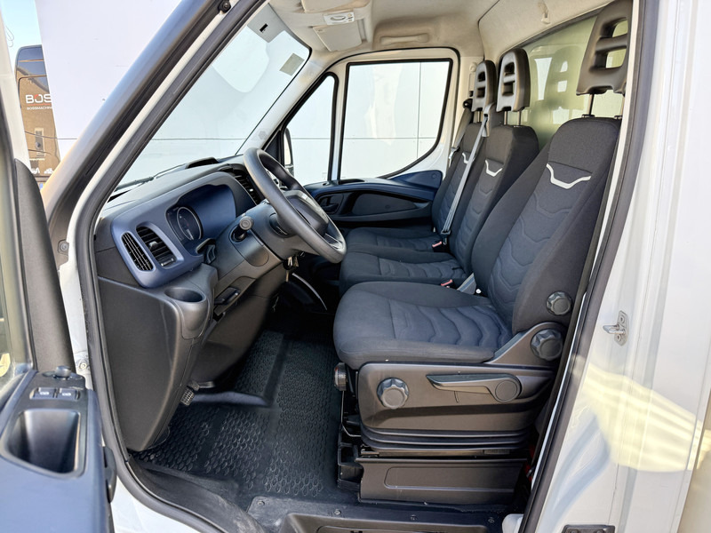 Iveco Daily 35C14V 2.3 Bakwagen automaat Airco Cruise Control Camera Meubelbak Foodtruck Camper XL - Furgon: slika Iveco Daily 35C14V 2.3 Bakwagen automaat Airco Cruise Control Camera Meubelbak Foodtruck Camper XL - Furgon Iveco Daily 35C14V 2.3 Bakwagen automaat Airco Cruise Control Camera Meubelbak Foodtruck Camper XL - Furgon: slika Iveco Daily 35C14V 2.3 Bakwagen automaat Airco Cruise Control Camera Meubelbak Foodtruck Camper XL - Furgon