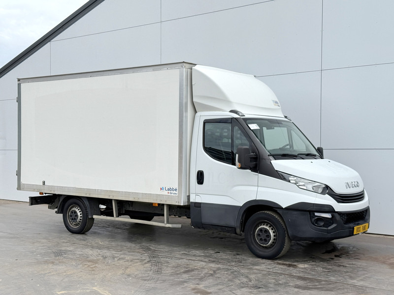 Iveco Daily 35S16 2.3 Bakwagen met achterdeur 3,5t Trekhaak Meubelbak Koffer Airco Cruise Control Camera - Dostavno vozilo sa zatvorenim sandukom: slika Iveco Daily 35S16 2.3 Bakwagen met achterdeur 3,5t Trekhaak Meubelbak Koffer Airco Cruise Control Camera - Dostavno vozilo sa zatvorenim sandukom Iveco Daily 35S16 2.3 Bakwagen met achterdeur 3,5t Trekhaak Meubelbak Koffer Airco Cruise Control Camera - Dostavno vozilo sa zatvorenim sandukom: slika Iveco Daily 35S16 2.3 Bakwagen met achterdeur 3,5t Trekhaak Meubelbak Koffer Airco Cruise Control Camera - Dostavno vozilo sa zatvorenim sandukom