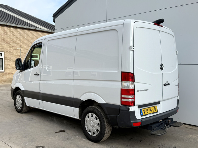 Mercedes-Benz Sprinter 311 2.1 CDI Automaat L2H1 Climate Control Cruise Control Camera trekhaak en lucht geveerde stoel - Furgon: slika Mercedes-Benz Sprinter 311 2.1 CDI Automaat L2H1 Climate Control Cruise Control Camera trekhaak en lucht geveerde stoel - Furgon Mercedes-Benz Sprinter 311 2.1 CDI Automaat L2H1 Climate Control Cruise Control Camera trekhaak en lucht geveerde stoel - Furgon: slika Mercedes-Benz Sprinter 311 2.1 CDI Automaat L2H1 Climate Control Cruise Control Camera trekhaak en lucht geveerde stoel - Furgon