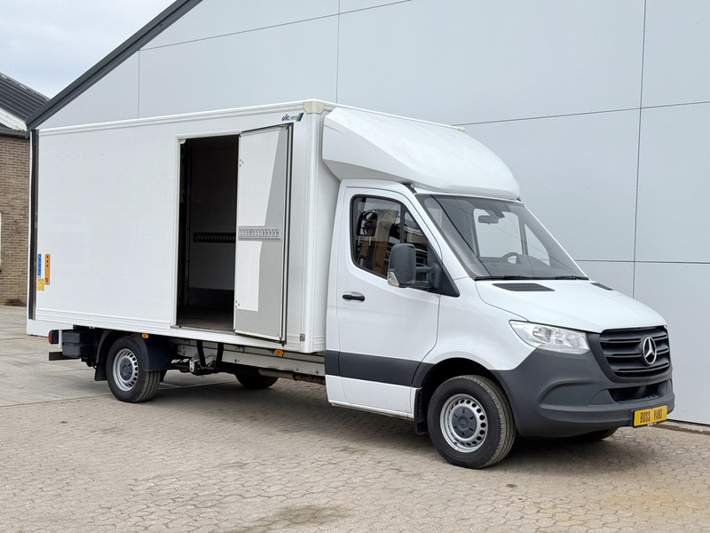 Mercedes-Benz Sprinter 315 1.9 CDI Automaat Laadklep Airco Cruise Control Carplay Bakwagen Meubelbak Koffer - Dostavno vozilo sa zatvorenim sandukom: slika Mercedes-Benz Sprinter 315 1.9 CDI Automaat Laadklep Airco Cruise Control Carplay Bakwagen Meubelbak Koffer - Dostavno vozilo sa zatvorenim sandukom Mercedes-Benz Sprinter 315 1.9 CDI Automaat Laadklep Airco Cruise Control Carplay Bakwagen Meubelbak Koffer - Dostavno vozilo sa zatvorenim sandukom: slika Mercedes-Benz Sprinter 315 1.9 CDI Automaat Laadklep Airco Cruise Control Carplay Bakwagen Meubelbak Koffer - Dostavno vozilo sa zatvorenim sandukom