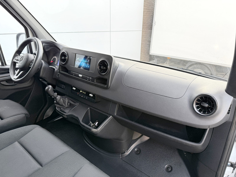 Furgon Mercedes-Benz Sprinter 315 1.9 CDI L2H1 Climate Control Cruise Control Carplay: slika Furgon Mercedes-Benz Sprinter 315 1.9 CDI L2H1 Climate Control Cruise Control Carplay Furgon Mercedes-Benz Sprinter 315 1.9 CDI L2H1 Climate Control Cruise Control Carplay: slika Furgon Mercedes-Benz Sprinter 315 1.9 CDI L2H1 Climate Control Cruise Control Carplay