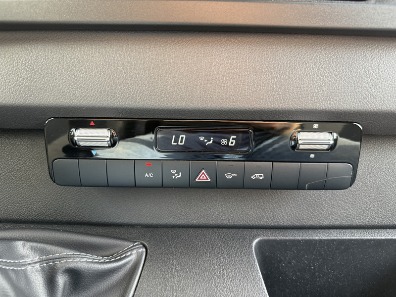 Furgon Mercedes-Benz Sprinter 315 1.9 CDI L2H1 Climate Control Cruise Control Carplay: slika Furgon Mercedes-Benz Sprinter 315 1.9 CDI L2H1 Climate Control Cruise Control Carplay Furgon Mercedes-Benz Sprinter 315 1.9 CDI L2H1 Climate Control Cruise Control Carplay: slika Furgon Mercedes-Benz Sprinter 315 1.9 CDI L2H1 Climate Control Cruise Control Carplay