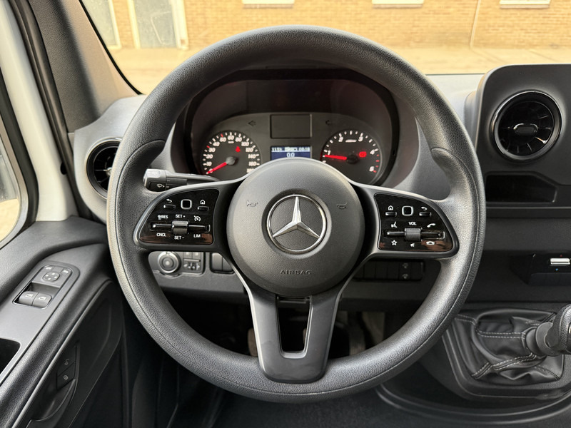 Furgon Mercedes-Benz Sprinter 315 1.9 CDI L2H1 Climate Control Cruise Control Carplay: slika Furgon Mercedes-Benz Sprinter 315 1.9 CDI L2H1 Climate Control Cruise Control Carplay Furgon Mercedes-Benz Sprinter 315 1.9 CDI L2H1 Climate Control Cruise Control Carplay: slika Furgon Mercedes-Benz Sprinter 315 1.9 CDI L2H1 Climate Control Cruise Control Carplay