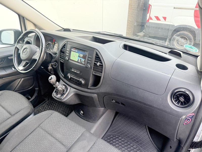 Mali kombi Mercedes-Benz Vito 116 1.9 CDI L2H1 Climate Control Cruise Control Camera Navigatie Stoelverwarming Parkeersensoren voor achter: slika Mali kombi Mercedes-Benz Vito 116 1.9 CDI L2H1 Climate Control Cruise Control Camera Navigatie Stoelverwarming Parkeersensoren voor achter