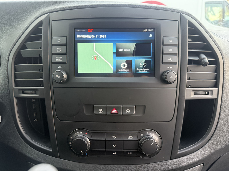 Mali kombi Mercedes-Benz Vito 116 1.9 CDI L2H1 Climate Control Cruise Control Camera Navigatie Stoelverwarming Parkeersensoren voor achter: slika Mali kombi Mercedes-Benz Vito 116 1.9 CDI L2H1 Climate Control Cruise Control Camera Navigatie Stoelverwarming Parkeersensoren voor achter