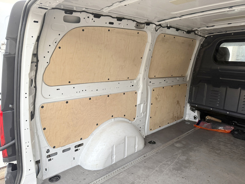 Mali kombi Mercedes-Benz Vito 116 1.9 CDI L2H1 Climate Control Cruise Control Camera Navigatie Stoelverwarming Parkeersensoren voor achter: slika Mali kombi Mercedes-Benz Vito 116 1.9 CDI L2H1 Climate Control Cruise Control Camera Navigatie Stoelverwarming Parkeersensoren voor achter