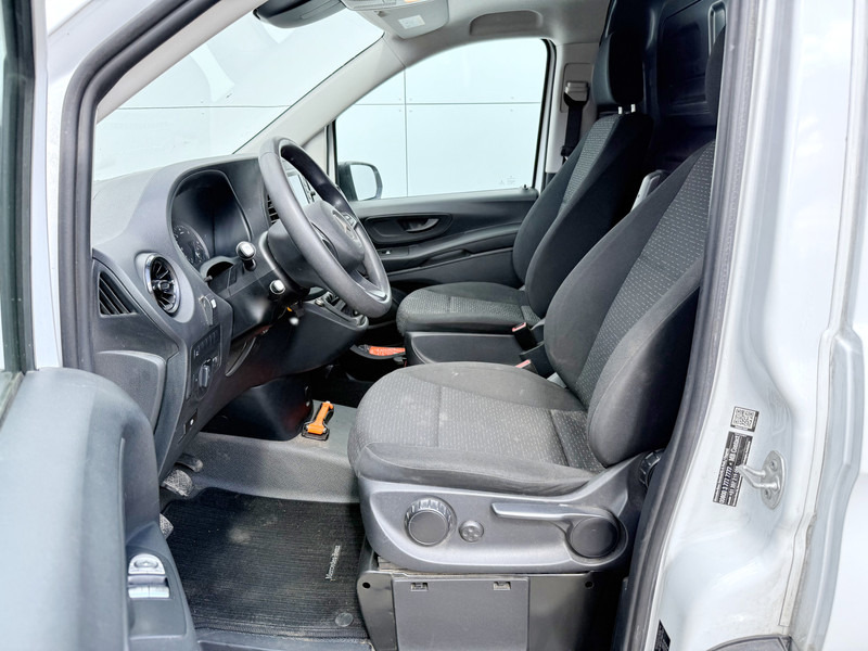 Mali kombi Mercedes-Benz Vito 116 CDI Automaat L3 Climate Control Cruise Control Trekhaak Navigatie Camera Parkeersensoren voor achter: slika Mali kombi Mercedes-Benz Vito 116 CDI Automaat L3 Climate Control Cruise Control Trekhaak Navigatie Camera Parkeersensoren voor achter