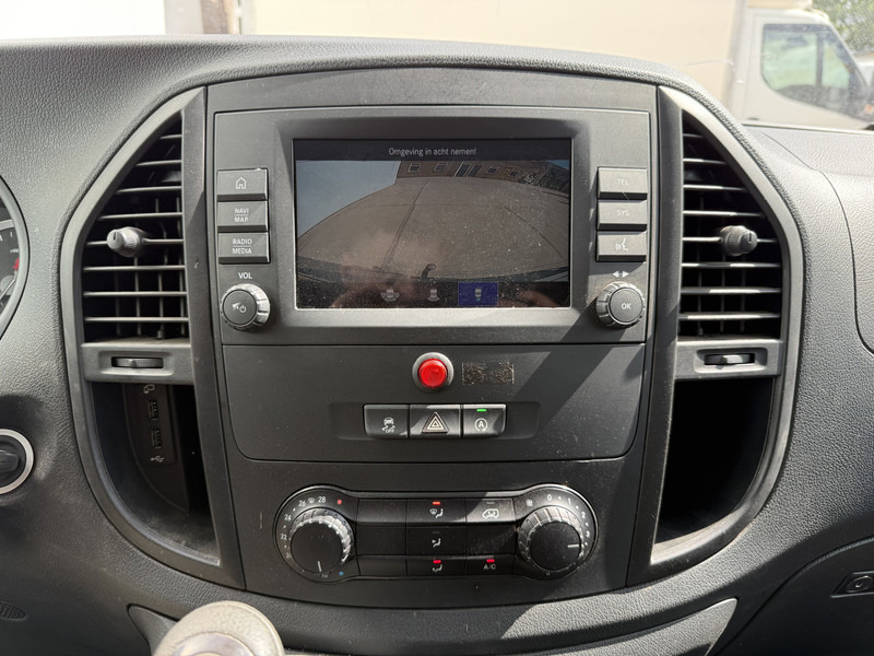 Mali kombi Mercedes-Benz Vito 116 CDI Automaat L3 Climate Control Cruise Control Trekhaak Navigatie Camera Parkeersensoren voor achter: slika Mali kombi Mercedes-Benz Vito 116 CDI Automaat L3 Climate Control Cruise Control Trekhaak Navigatie Camera Parkeersensoren voor achter