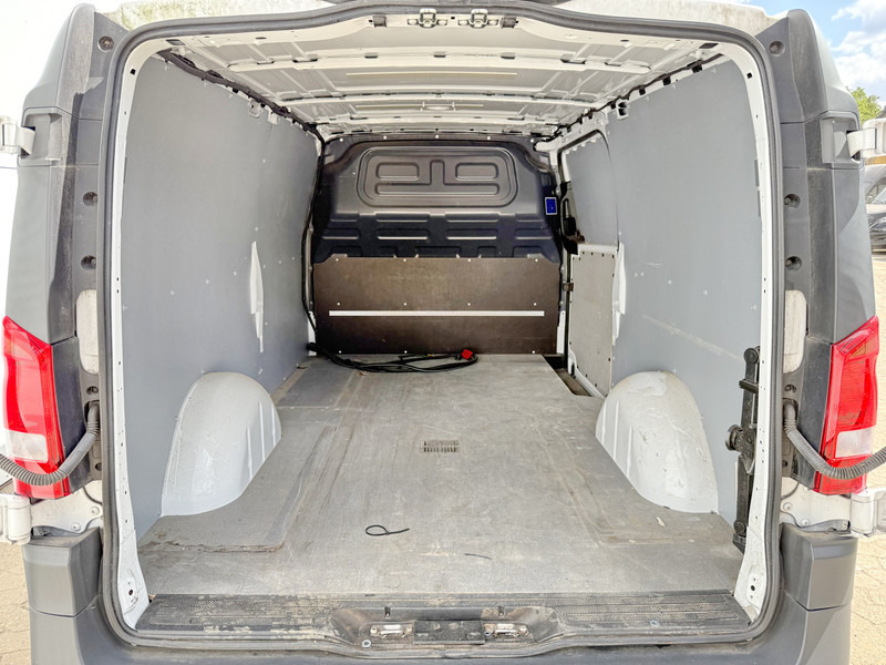 Mali kombi Mercedes-Benz Vito 116 CDI Automaat L3 Climate Control Cruise Control Trekhaak Navigatie Camera Parkeersensoren voor achter: slika Mali kombi Mercedes-Benz Vito 116 CDI Automaat L3 Climate Control Cruise Control Trekhaak Navigatie Camera Parkeersensoren voor achter