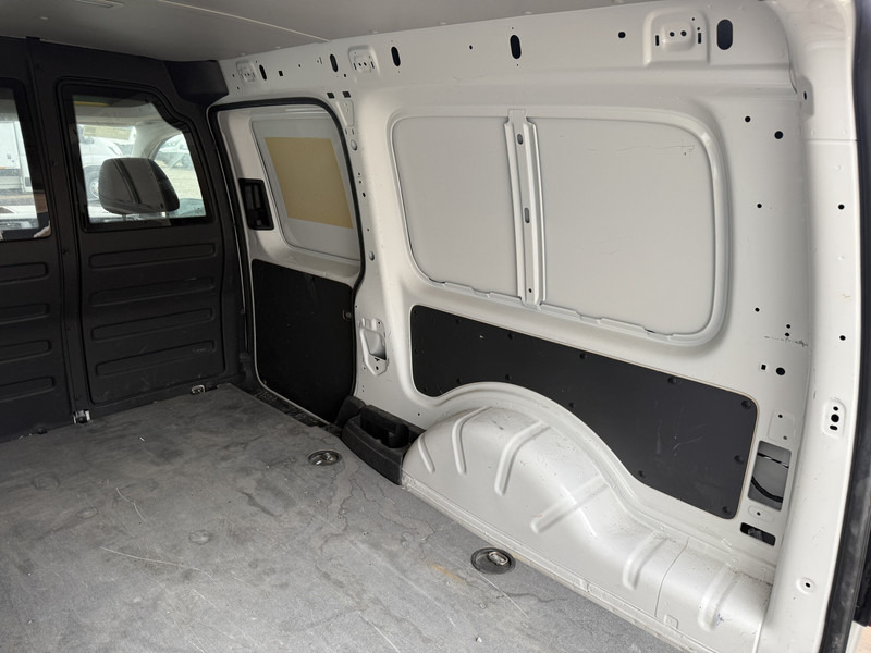 Mali kombi, Električno dostavno vozilo Volkswagen E-Caddy 113PK L2H1 Elektrisch Caddy ABT Maxi 37,3kWh 159km WLTP Trekhaak Airco Stoelverwarming Parkeersensoren Achter: slika Mali kombi, Električno dostavno vozilo Volkswagen E-Caddy 113PK L2H1 Elektrisch Caddy ABT Maxi 37,3kWh 159km WLTP Trekhaak Airco Stoelverwarming Parkeersensoren Achter