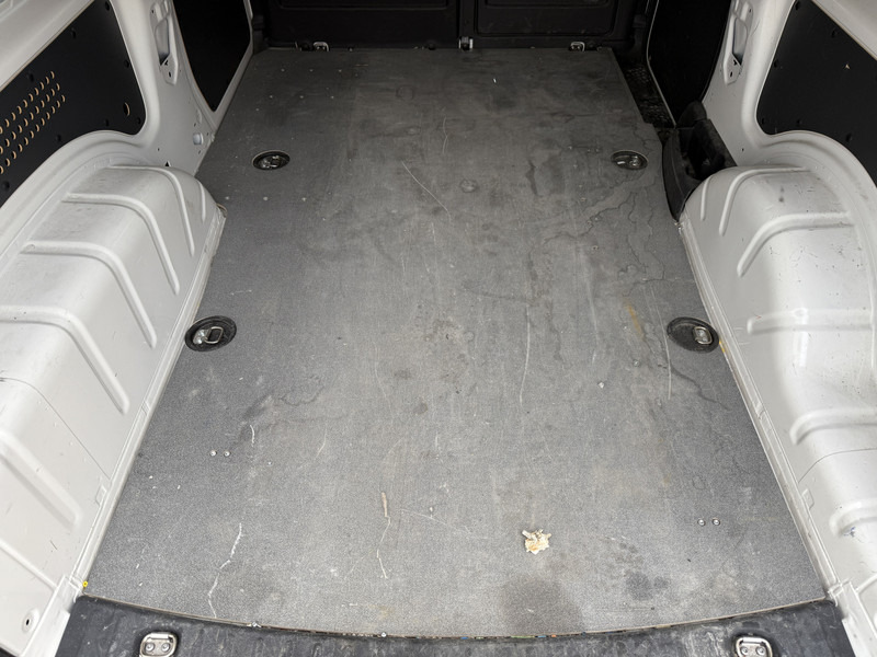 Mali kombi, Električno dostavno vozilo Volkswagen E-Caddy 113PK L2H1 Elektrisch Caddy ABT Maxi 37,3kWh 159km WLTP Trekhaak Airco Stoelverwarming Parkeersensoren Achter: slika Mali kombi, Električno dostavno vozilo Volkswagen E-Caddy 113PK L2H1 Elektrisch Caddy ABT Maxi 37,3kWh 159km WLTP Trekhaak Airco Stoelverwarming Parkeersensoren Achter