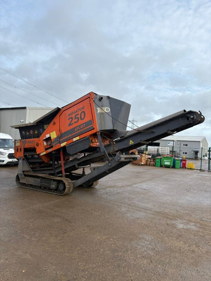 Arjes 250 Evo - Mobilna drobilica: slika Arjes 250 Evo - Mobilna drobilica Arjes 250 Evo - Mobilna drobilica: slika Arjes 250 Evo - Mobilna drobilica