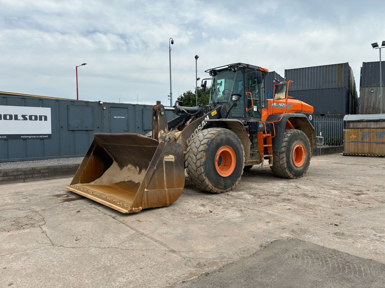 Doosan DL420 - Utovarivač na kotačima: slika Doosan DL420 - Utovarivač na kotačima Doosan DL420 - Utovarivač na kotačima: slika Doosan DL420 - Utovarivač na kotačima
