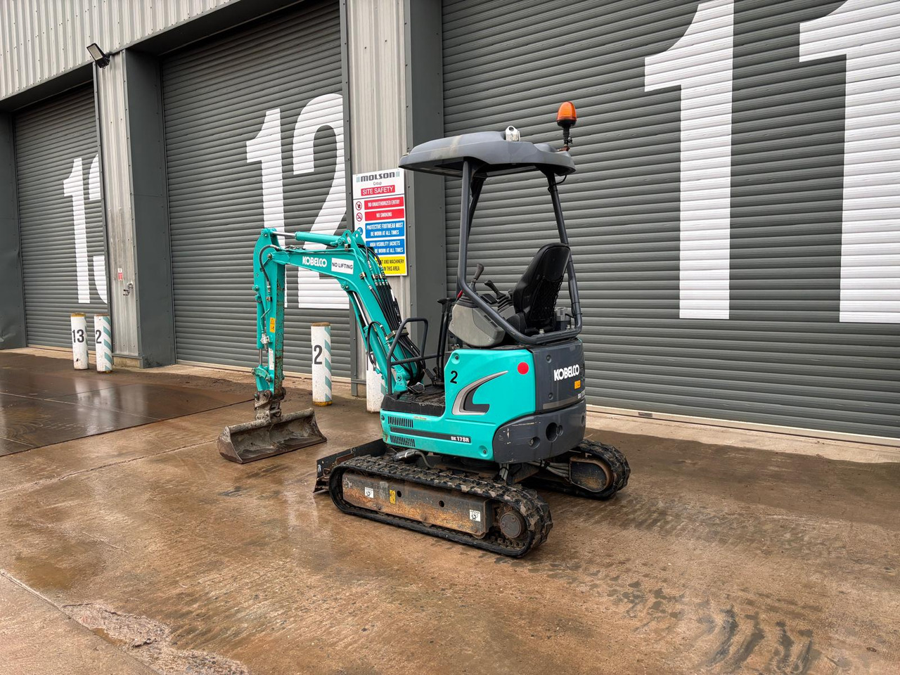 Kobelco SK17SR-3E - Mini bager: slika Kobelco SK17SR-3E - Mini bager Kobelco SK17SR-3E - Mini bager: slika Kobelco SK17SR-3E - Mini bager