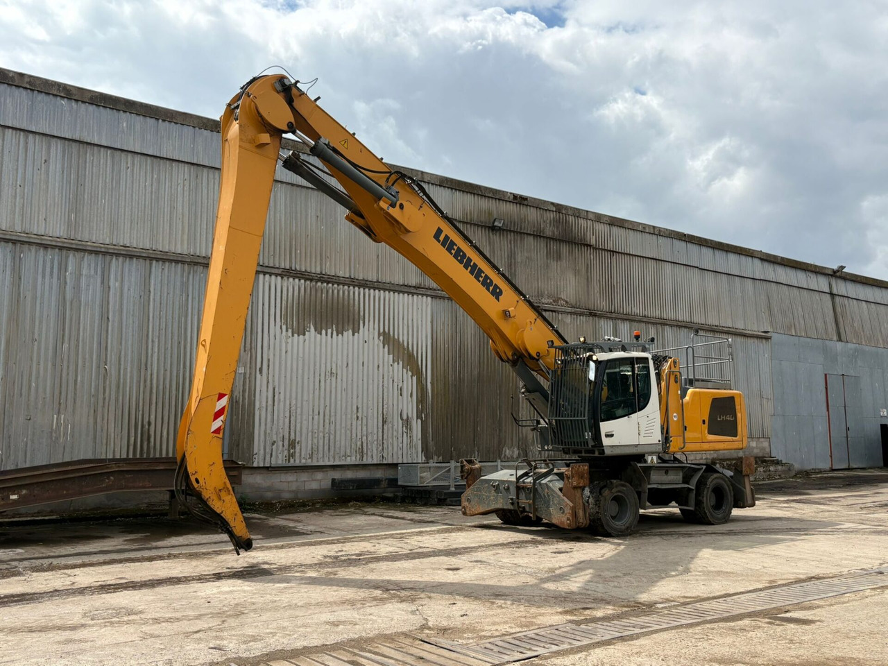 Liebherr LH40M Litronic - Stroj za rukovanje otpadom: slika Liebherr LH40M Litronic - Stroj za rukovanje otpadom Liebherr LH40M Litronic - Stroj za rukovanje otpadom: slika Liebherr LH40M Litronic - Stroj za rukovanje otpadom