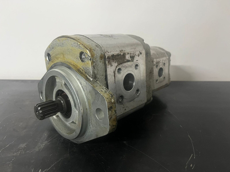 Liebherr Hydraulic pump 1515800013 10675877 Bosch - Hidraulična pumpa: slika Liebherr Hydraulic pump 1515800013 10675877 Bosch - Hidraulična pumpa Liebherr Hydraulic pump 1515800013 10675877 Bosch - Hidraulična pumpa: slika Liebherr Hydraulic pump 1515800013 10675877 Bosch - Hidraulična pumpa