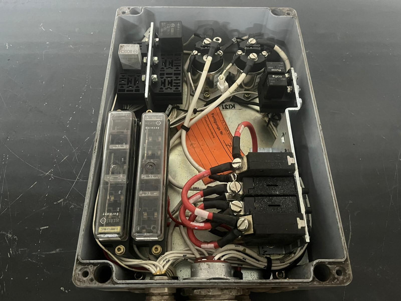 Liebherr - Električni sustav: slika Liebherr - Električni sustav Liebherr - Električni sustav: slika Liebherr - Električni sustav