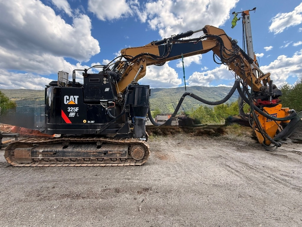 CAT 325 FL CR - Bager: slika CAT 325 FL CR - Bager CAT 325 FL CR - Bager: slika CAT 325 FL CR - Bager