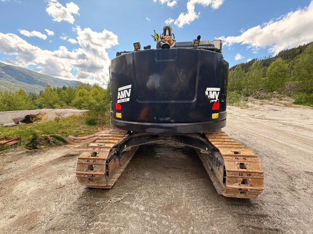 Bager CAT 325 FL CR: slika Bager CAT 325 FL CR