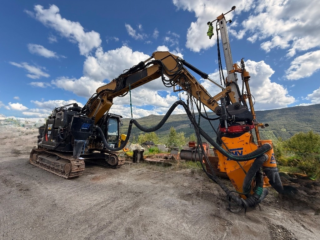 CAT 325 FL CR - Bager: slika CAT 325 FL CR - Bager CAT 325 FL CR - Bager: slika CAT 325 FL CR - Bager