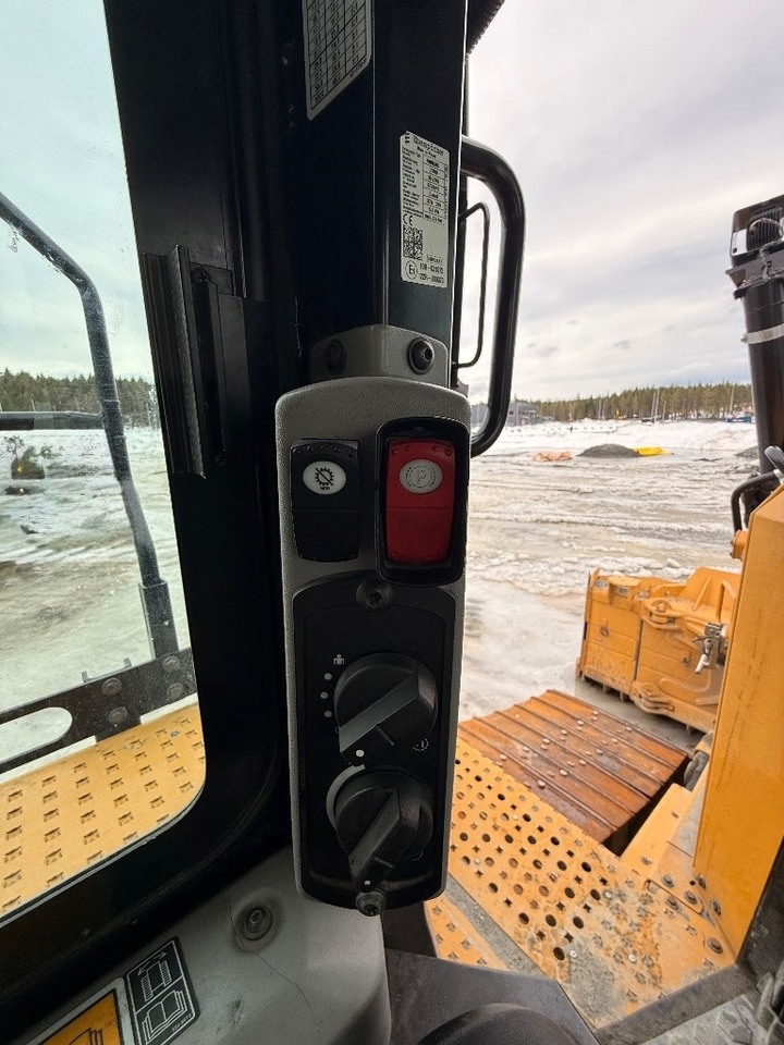 Buldožer CAT D 6 T LGP: slika Buldožer CAT D 6 T LGP