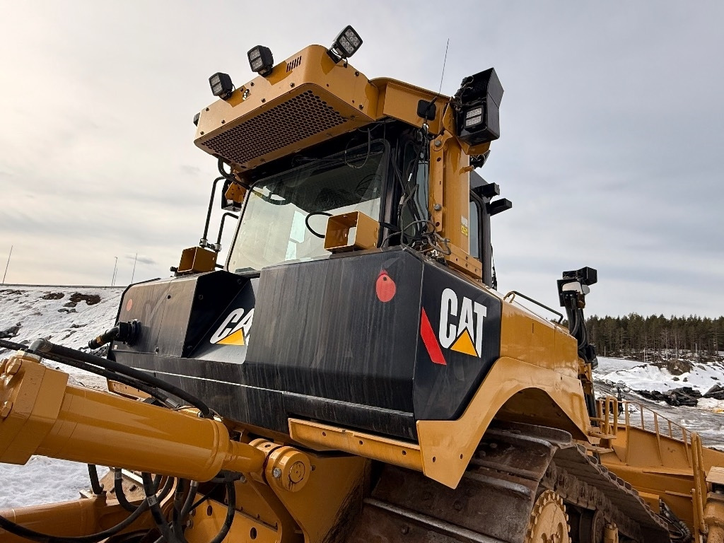 Zakup CAT D8T  CAT D8T: slika Zakup CAT D8T  CAT D8T