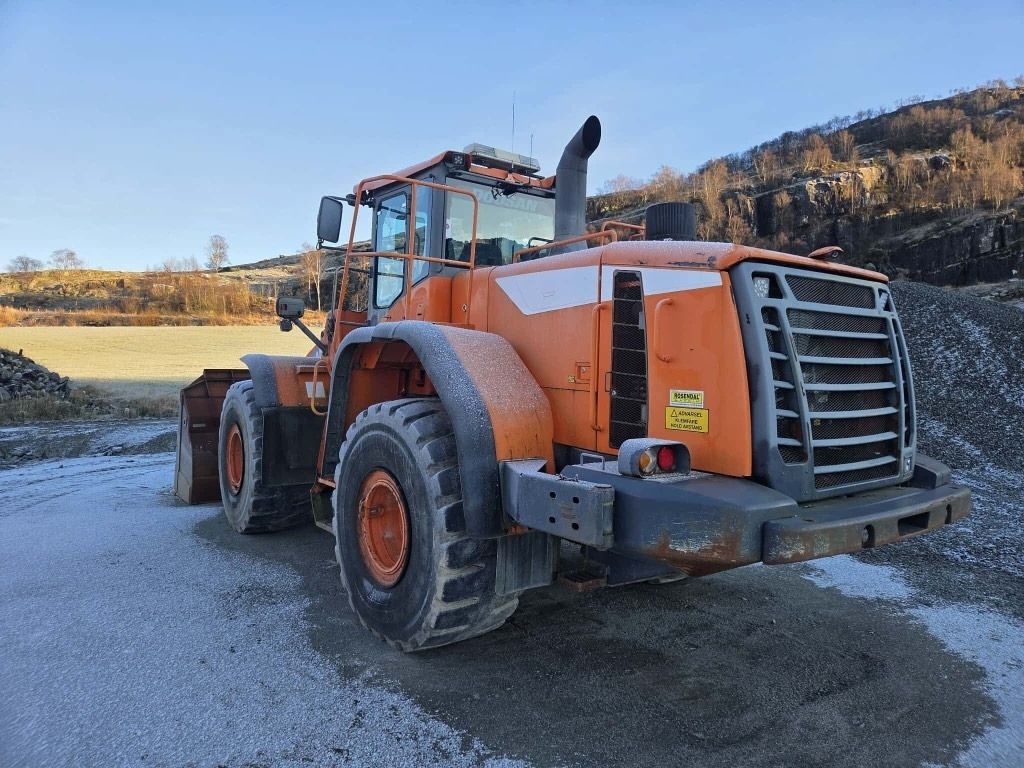 Doosan DL 450-5 - Utovarivač na kotačima: slika Doosan DL 450-5 - Utovarivač na kotačima Doosan DL 450-5 - Utovarivač na kotačima: slika Doosan DL 450-5 - Utovarivač na kotačima