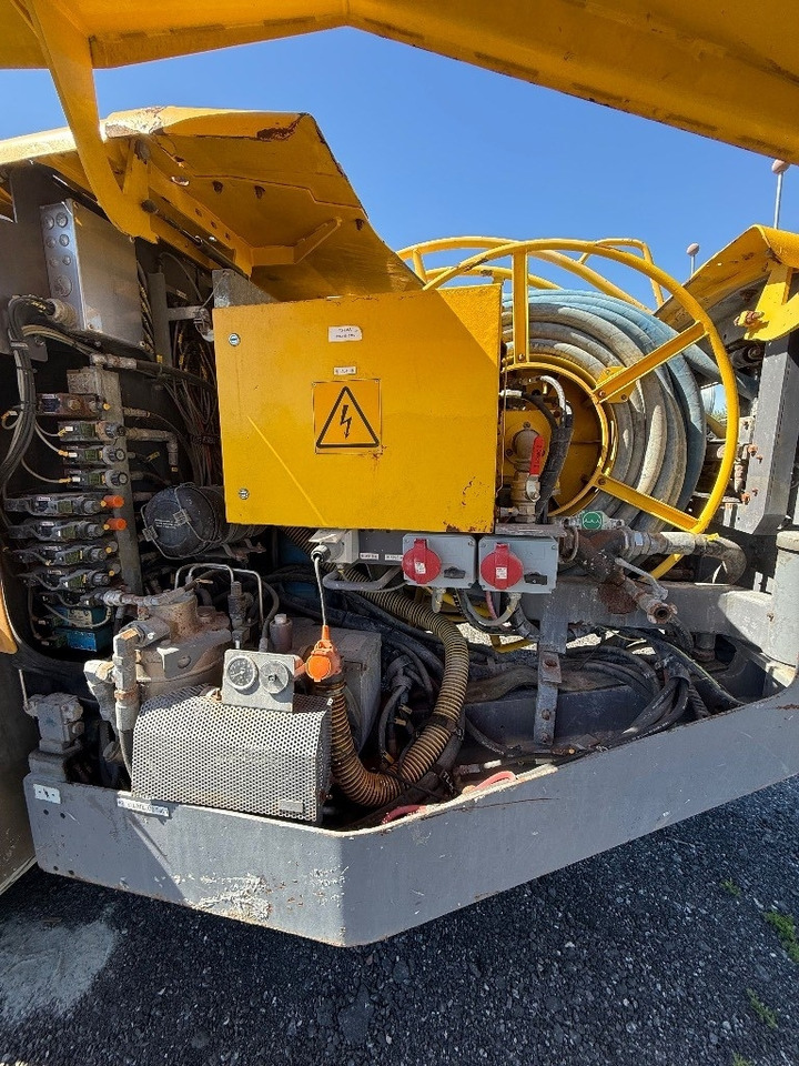 Epiroc BOOMER E2C - Stroj za bušenje tunela: slika Epiroc BOOMER E2C - Stroj za bušenje tunela Epiroc BOOMER E2C - Stroj za bušenje tunela: slika Epiroc BOOMER E2C - Stroj za bušenje tunela