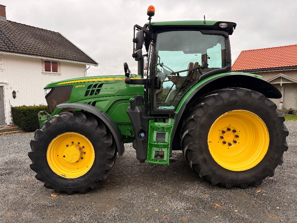 John Deere 6155 R - Traktor: slika John Deere 6155 R - Traktor John Deere 6155 R - Traktor: slika John Deere 6155 R - Traktor