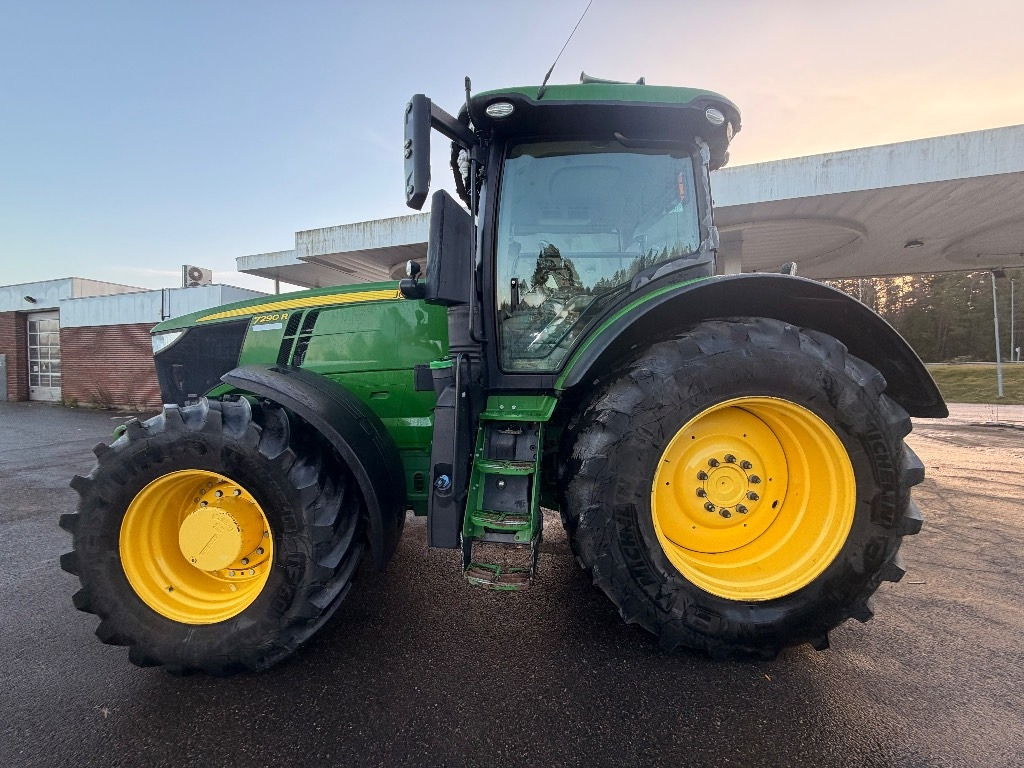 John Deere 7290 R - Traktor: slika John Deere 7290 R - Traktor John Deere 7290 R - Traktor: slika John Deere 7290 R - Traktor