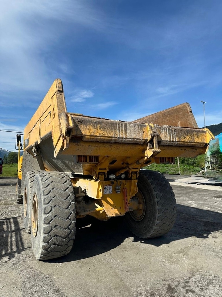 Volvo A 25 D - Zglobni istovarivač: slika Volvo A 25 D - Zglobni istovarivač Volvo A 25 D - Zglobni istovarivač: slika Volvo A 25 D - Zglobni istovarivač