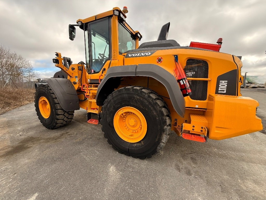Volvo L 110 H - Utovarivač na kotačima: slika Volvo L 110 H - Utovarivač na kotačima Volvo L 110 H - Utovarivač na kotačima: slika Volvo L 110 H - Utovarivač na kotačima