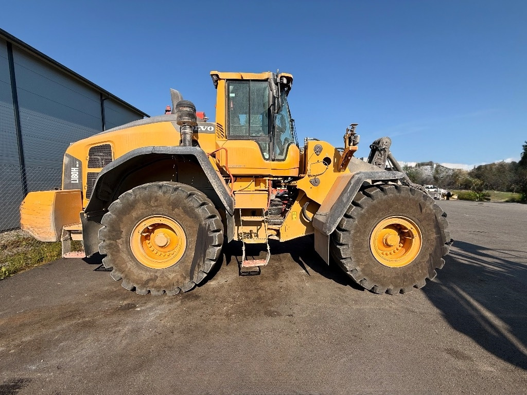 Volvo L 180 H HL HIGH LIFT - Utovarivač na kotačima: slika Volvo L 180 H HL HIGH LIFT - Utovarivač na kotačima Volvo L 180 H HL HIGH LIFT - Utovarivač na kotačima: slika Volvo L 180 H HL HIGH LIFT - Utovarivač na kotačima