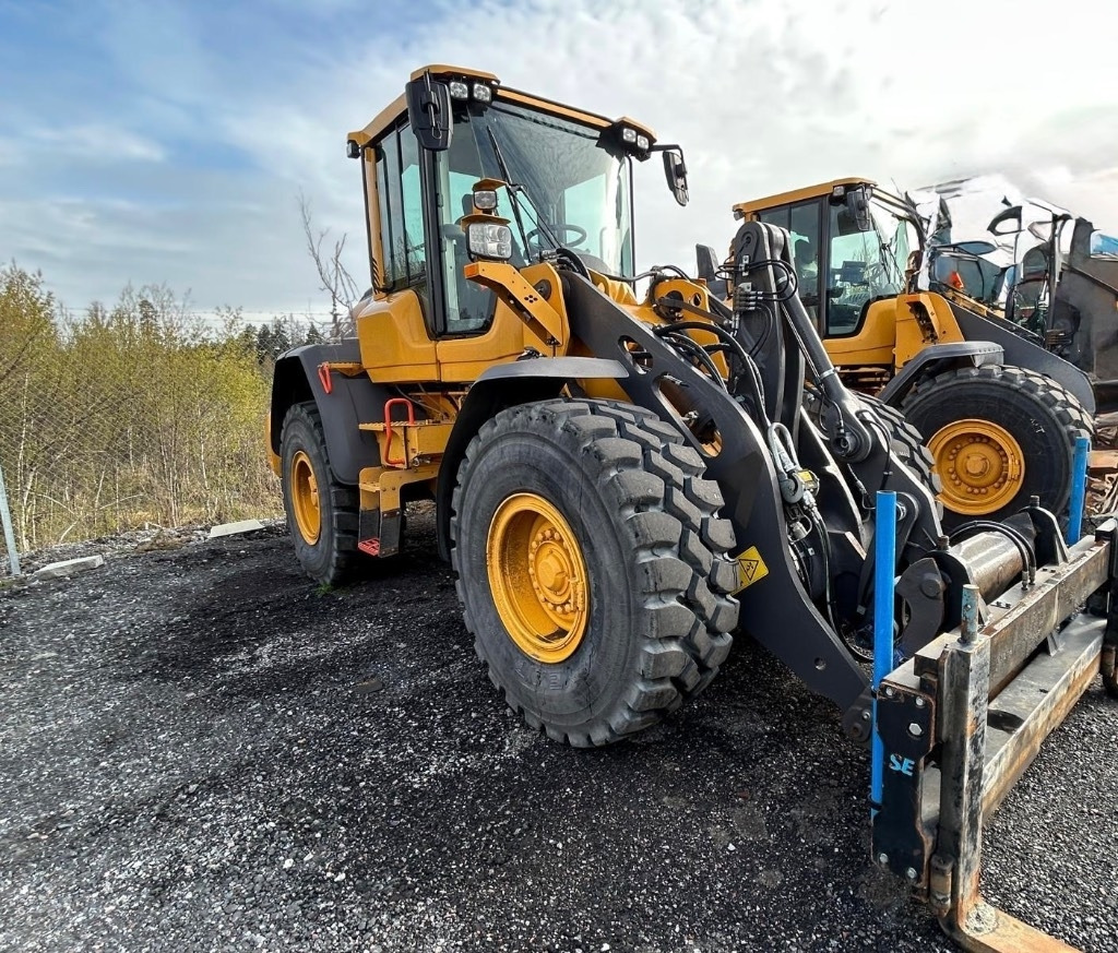 Volvo L 90 H - Utovarivač na kotačima: slika Volvo L 90 H - Utovarivač na kotačima Volvo L 90 H - Utovarivač na kotačima: slika Volvo L 90 H - Utovarivač na kotačima