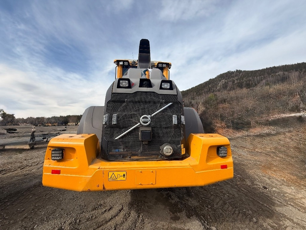 Volvo L 90 H - Utovarivač na kotačima: slika Volvo L 90 H - Utovarivač na kotačima Volvo L 90 H - Utovarivač na kotačima: slika Volvo L 90 H - Utovarivač na kotačima
