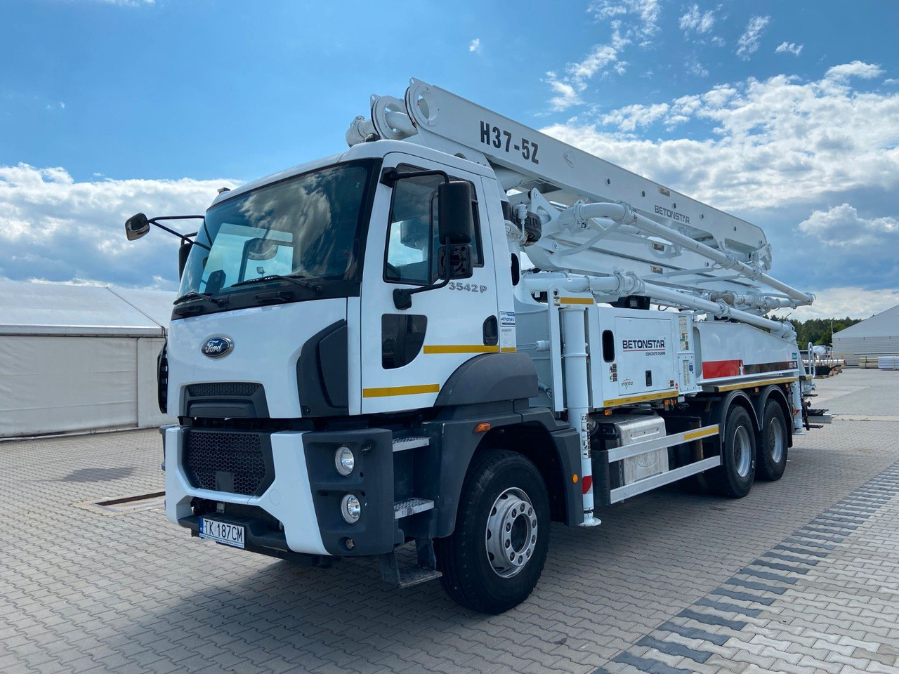 Ford 3542 P BETONSTAR H37.-14 5Z - Beton pumpa: slika Ford 3542 P BETONSTAR H37.-14 5Z - Beton pumpa Ford 3542 P BETONSTAR H37.-14 5Z - Beton pumpa: slika Ford 3542 P BETONSTAR H37.-14 5Z - Beton pumpa