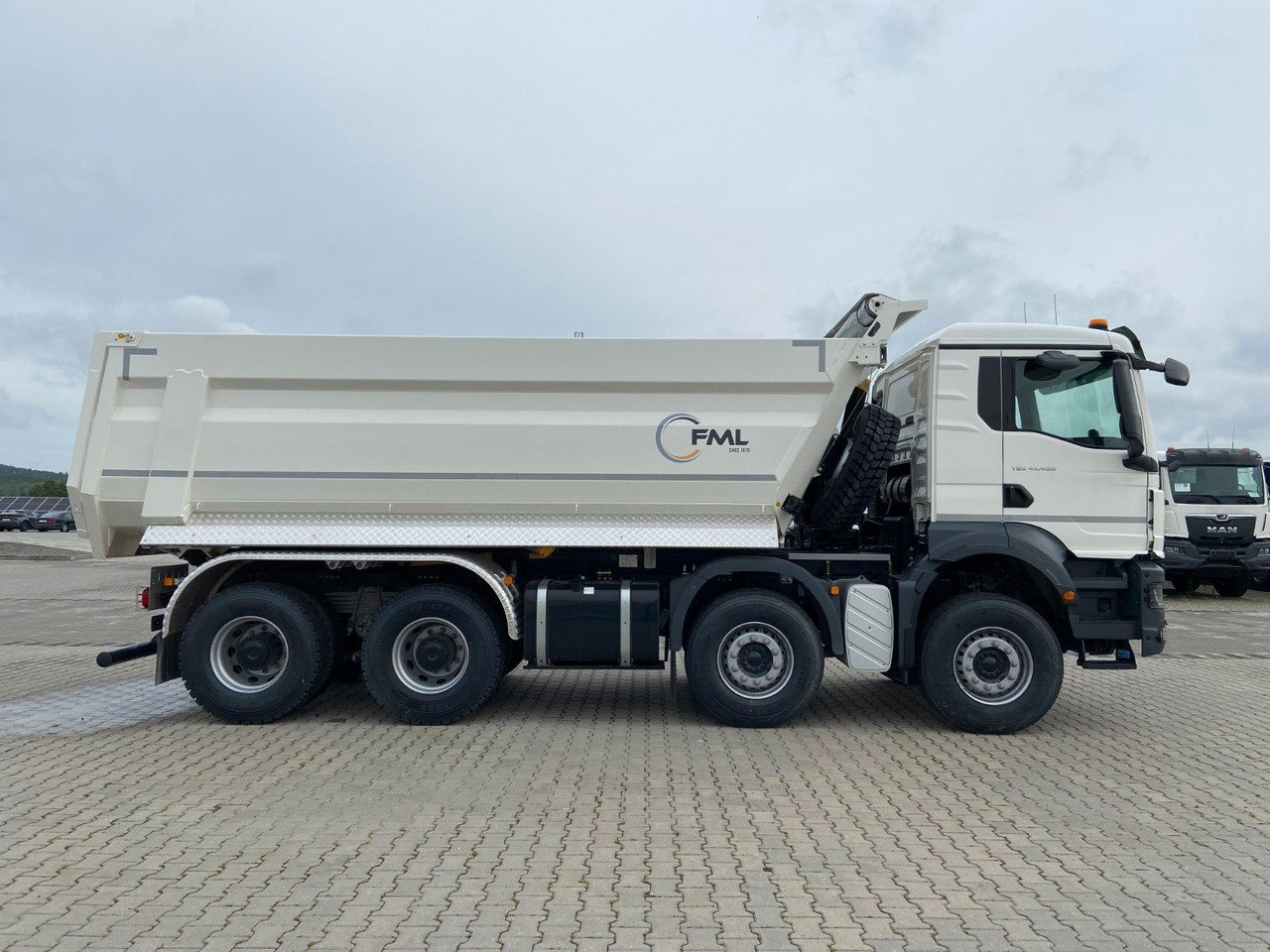 MAN TGS 41.400 8x4 EURO2 FML KIPPER 21M3 - Kiper: slika MAN TGS 41.400 8x4 EURO2 FML KIPPER 21M3 - Kiper MAN TGS 41.400 8x4 EURO2 FML KIPPER 21M3 - Kiper: slika MAN TGS 41.400 8x4 EURO2 FML KIPPER 21M3 - Kiper