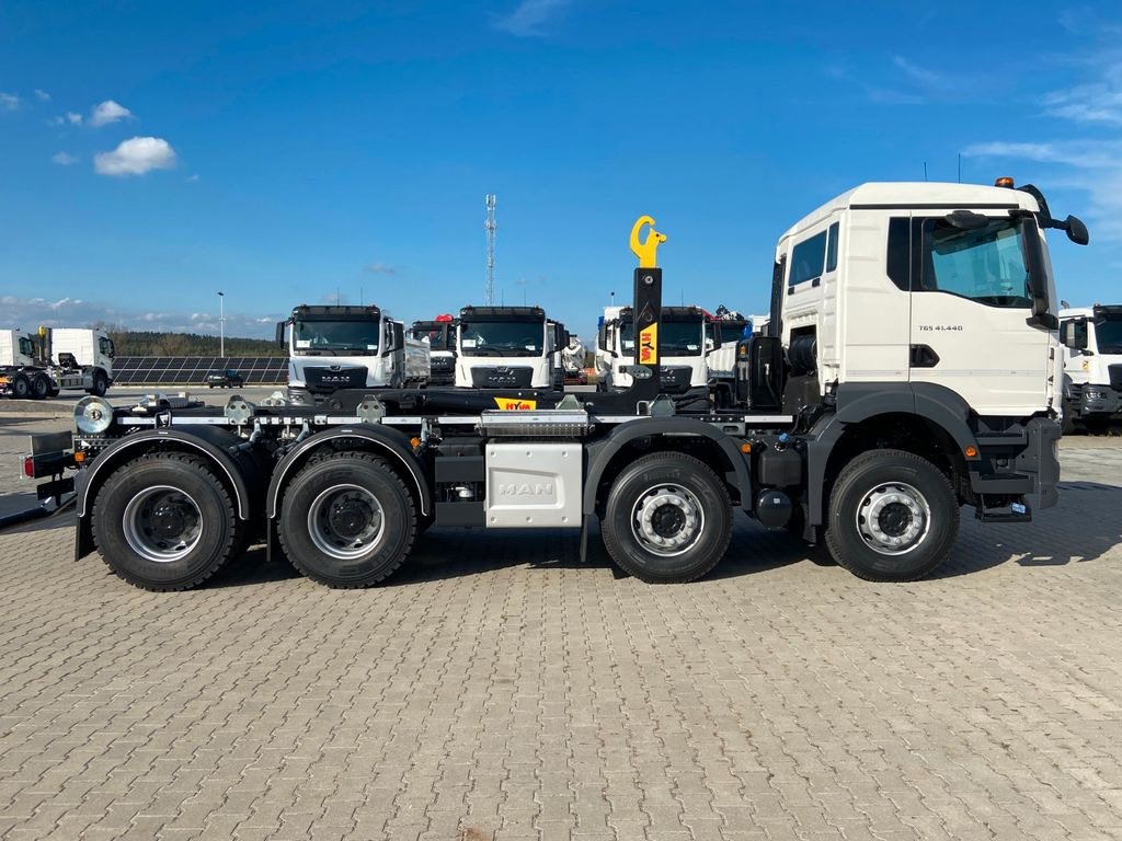 MAN TGS 41.440 8X4 HYVA 26-60-SKZ - Kamion s kukastom dizalicom: slika MAN TGS 41.440 8X4 HYVA 26-60-SKZ - Kamion s kukastom dizalicom MAN TGS 41.440 8X4 HYVA 26-60-SKZ - Kamion s kukastom dizalicom: slika MAN TGS 41.440 8X4 HYVA 26-60-SKZ - Kamion s kukastom dizalicom