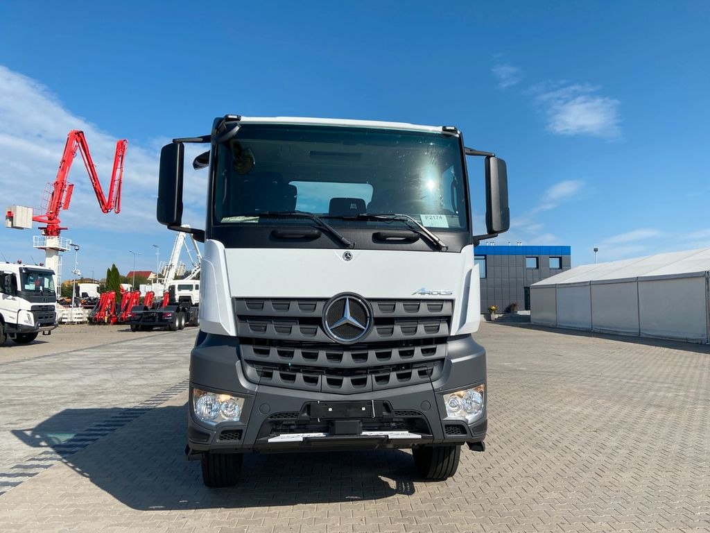 Mercedes-Benz AROCS 4248 8x4 - Kamion-šasija: slika Mercedes-Benz AROCS 4248 8x4 - Kamion-šasija Mercedes-Benz AROCS 4248 8x4 - Kamion-šasija: slika Mercedes-Benz AROCS 4248 8x4 - Kamion-šasija