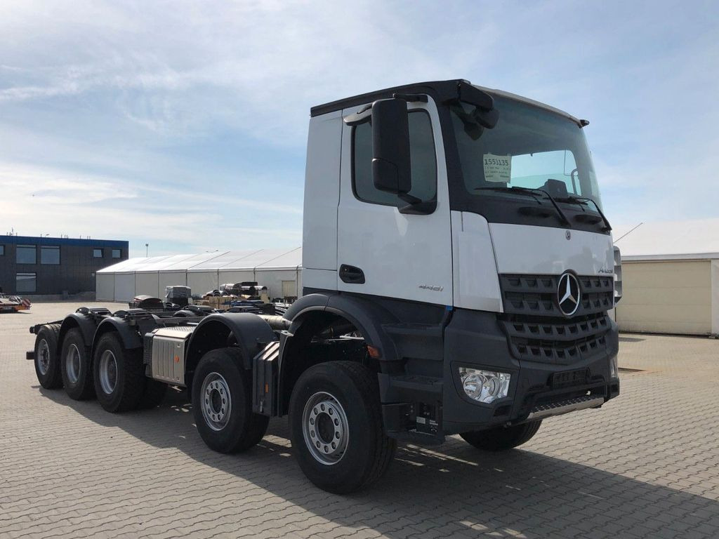 Mercedes-Benz AROCS 4451 10x4 - Kamion-šasija: slika Mercedes-Benz AROCS 4451 10x4 - Kamion-šasija Mercedes-Benz AROCS 4451 10x4 - Kamion-šasija: slika Mercedes-Benz AROCS 4451 10x4 - Kamion-šasija