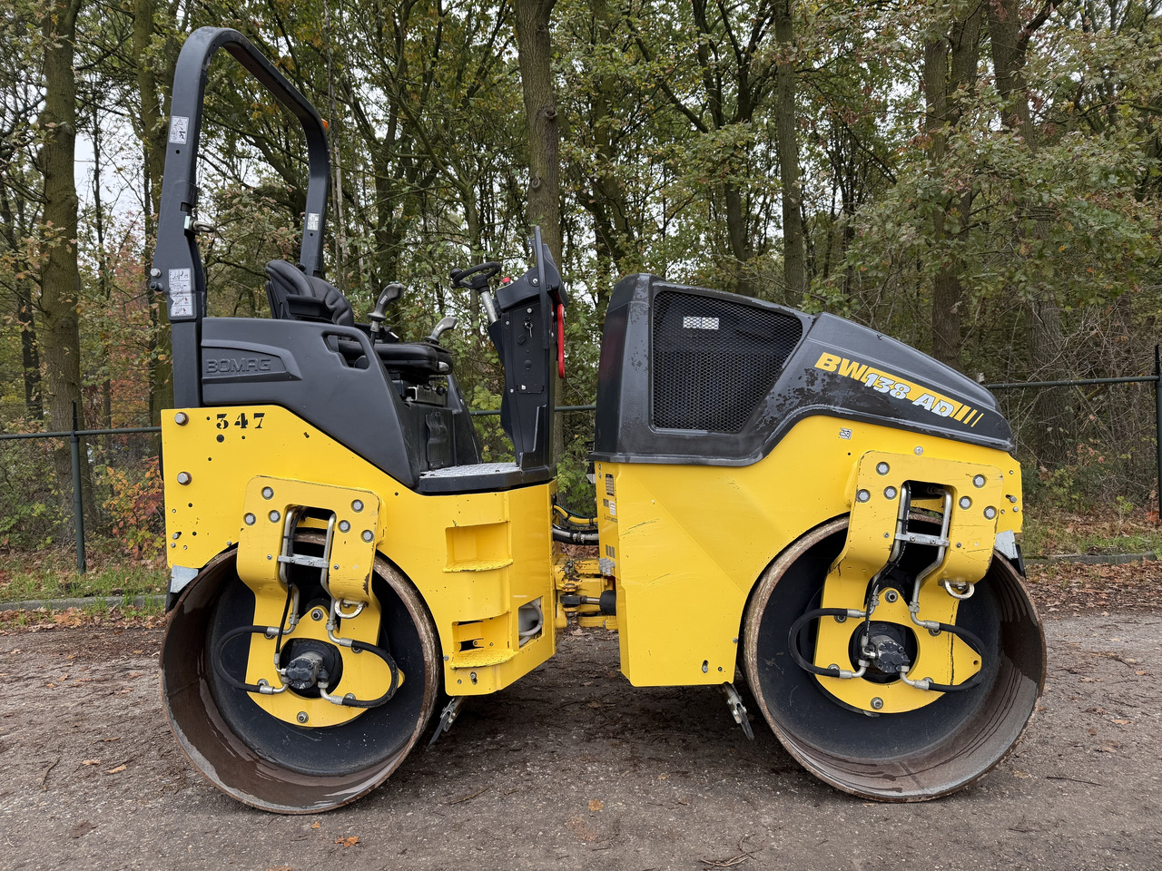 BOMAG BW138AD-5 - Kompaktor: slika BOMAG BW138AD-5 - Kompaktor BOMAG BW138AD-5 - Kompaktor: slika BOMAG BW138AD-5 - Kompaktor