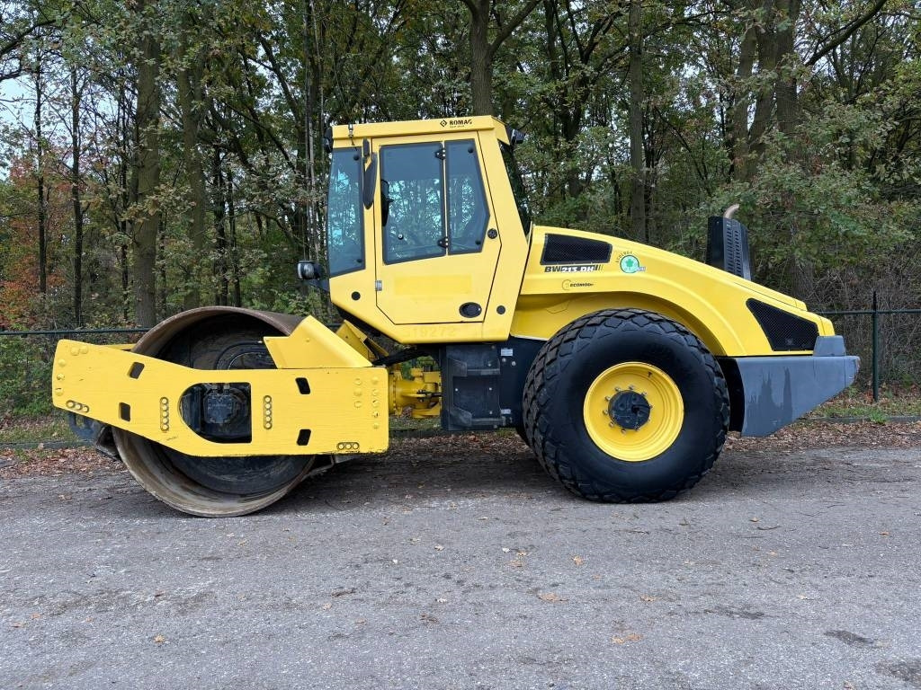 Bomag BW 213 D H-4 i EVIB/BVC / Airco / German machine - Kompaktor: slika Bomag BW 213 D H-4 i EVIB/BVC / Airco / German machine - Kompaktor Bomag BW 213 D H-4 i EVIB/BVC / Airco / German machine - Kompaktor: slika Bomag BW 213 D H-4 i EVIB/BVC / Airco / German machine - Kompaktor