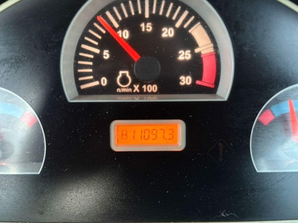 Rovokopač-utovarivač CAT 432E: slika Rovokopač-utovarivač CAT 432E