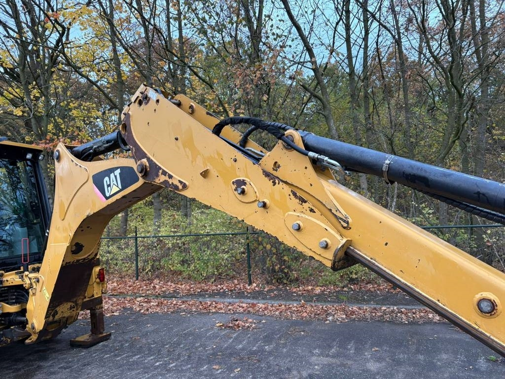 Rovokopač-utovarivač CAT 432E: slika Rovokopač-utovarivač CAT 432E