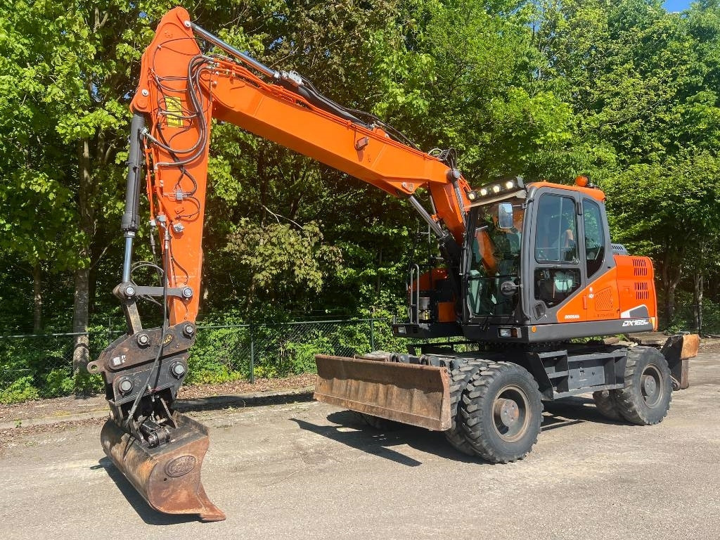 Doosan DX 165 W-5 - Bager na kotačima: slika Doosan DX 165 W-5 - Bager na kotačima Doosan DX 165 W-5 - Bager na kotačima: slika Doosan DX 165 W-5 - Bager na kotačima