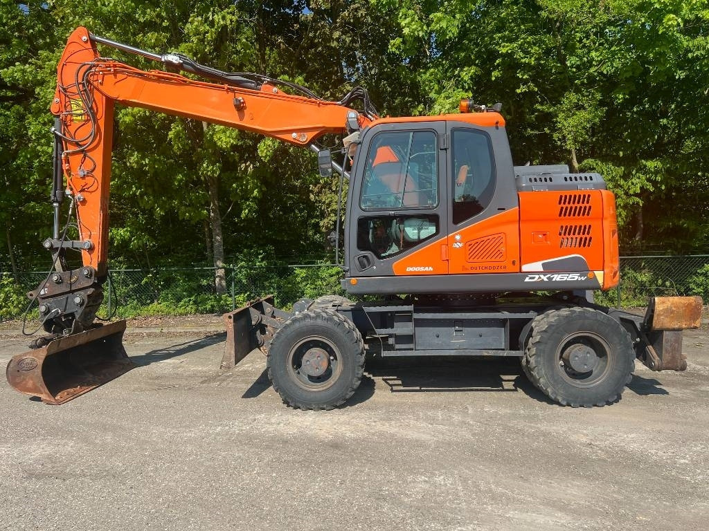 Doosan DX 165 W-5 - Bager na kotačima: slika Doosan DX 165 W-5 - Bager na kotačima Doosan DX 165 W-5 - Bager na kotačima: slika Doosan DX 165 W-5 - Bager na kotačima