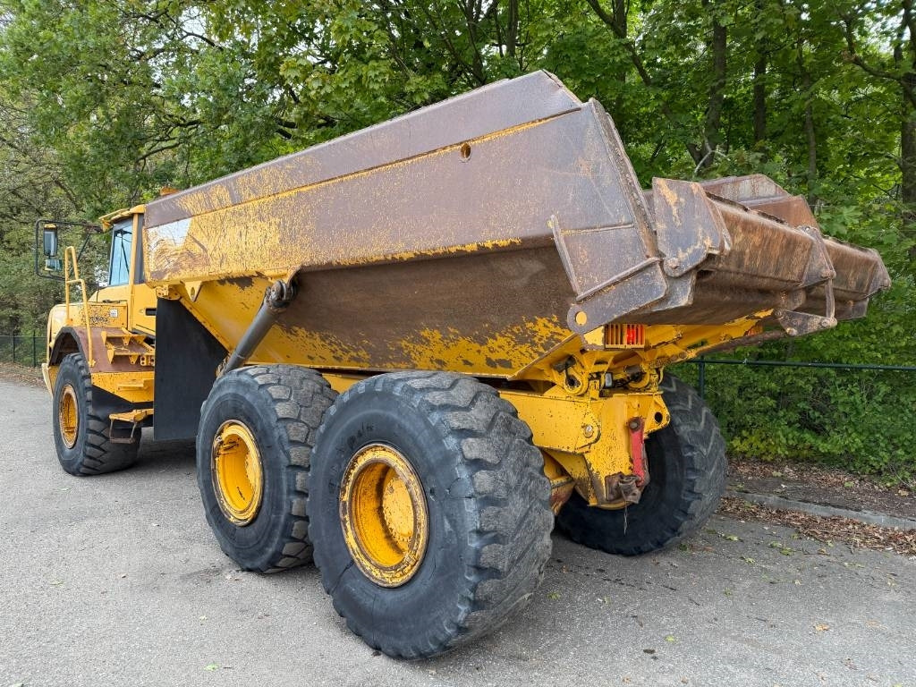 Volvo A25D - Zglobni istovarivač: slika Volvo A25D - Zglobni istovarivač Volvo A25D - Zglobni istovarivač: slika Volvo A25D - Zglobni istovarivač