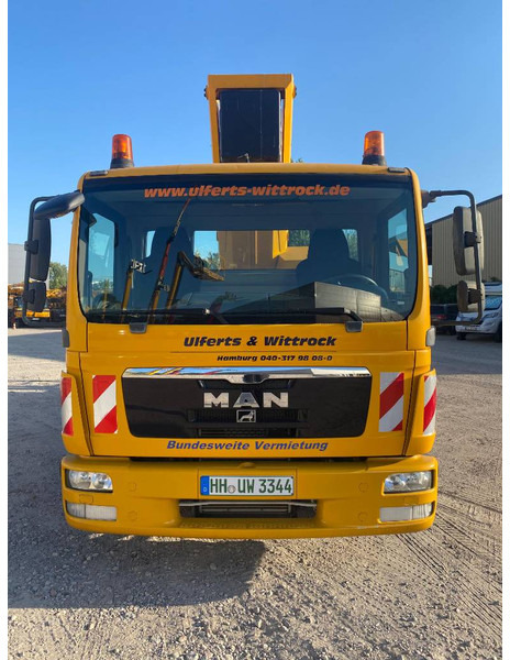 Podizna platforma montirana na kamion Ruthmann T 330: slika Podizna platforma montirana na kamion Ruthmann T 330