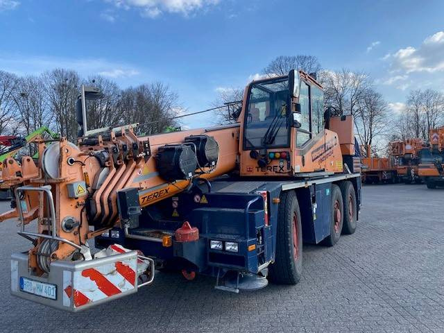 Terex Demag AC 40-1 - Autodizalica za sve terene: slika Terex Demag AC 40-1 - Autodizalica za sve terene Terex Demag AC 40-1 - Autodizalica za sve terene: slika Terex Demag AC 40-1 - Autodizalica za sve terene